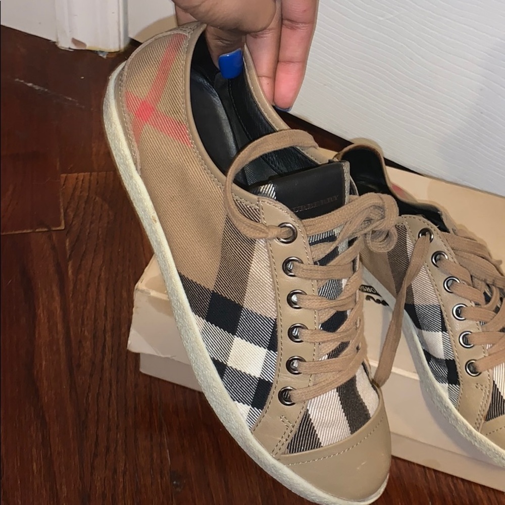 Burberry Sneakers (women)